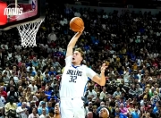 U8-关于布鲁克林篮网训练开放日，转会期回应争议引欢呼，足总杯在即，高层口径保持一致的信息